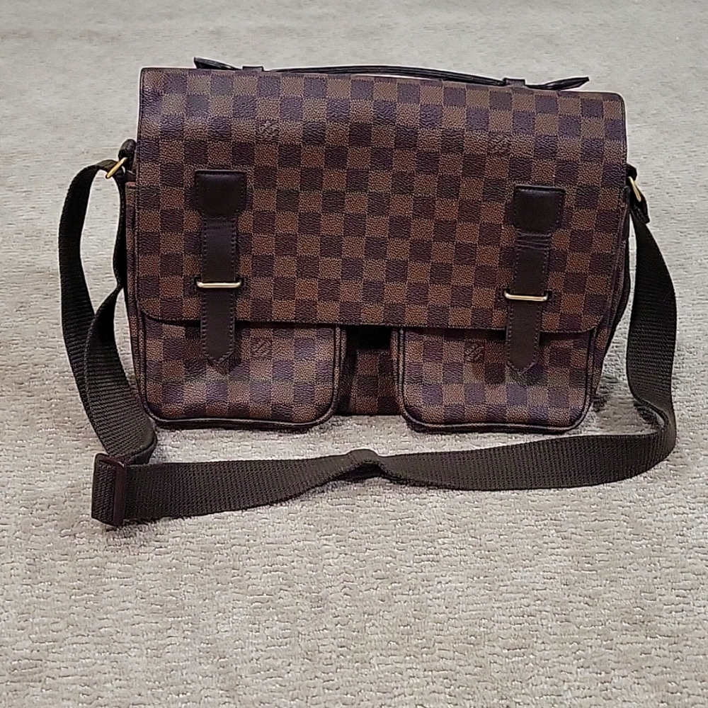 Louis Vuitton Messenger Bag - used once. No box or dust cover.